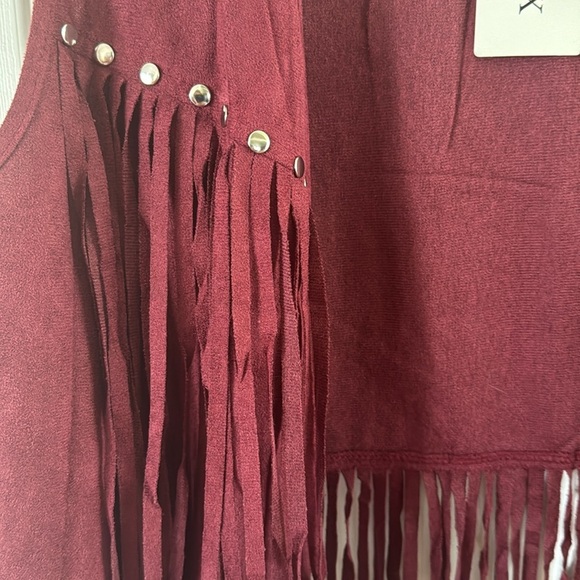 Burgundy Fringe Vest with Stud Accents size Medium Festival Rodeo Boho Cowgirl - Picture 2 of 5